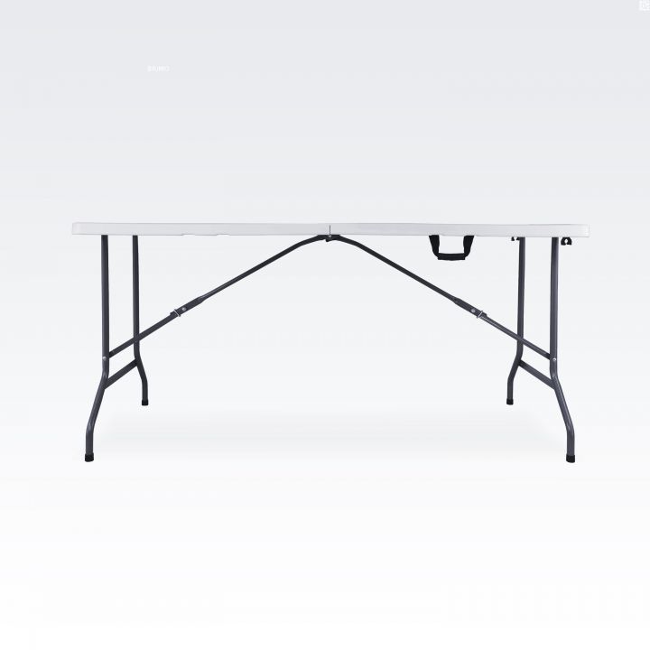 sklopivi stol na zidu